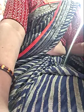 indianhotwife639 online show from December 23, 7:39 am