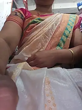 indianhotwife639 online show from May 11, 7:14 am