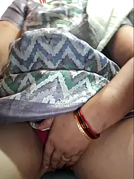 indianhotwife639 online show from May 25, 8:31 am