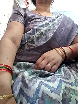 indianhotwife639 online show from May 27, 7:27 am
