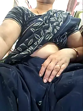 indianhotwife639 online show from July 27, 7:15 am