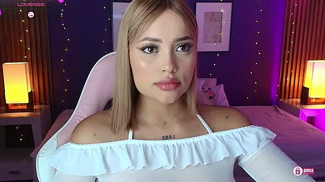 Snapshot of _meliblue chatting on October 6, 7:33 pm  meliblue online show from October 6, 7:33 pm