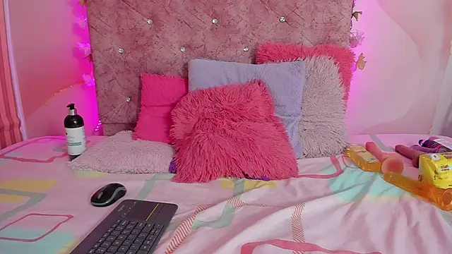 Mila grace  online show from October 7, 6:38 pm