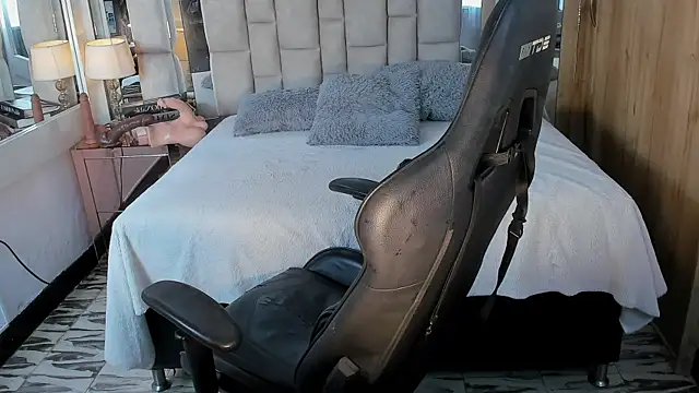 MaddyGray  online show from September 19, 7:14 pm