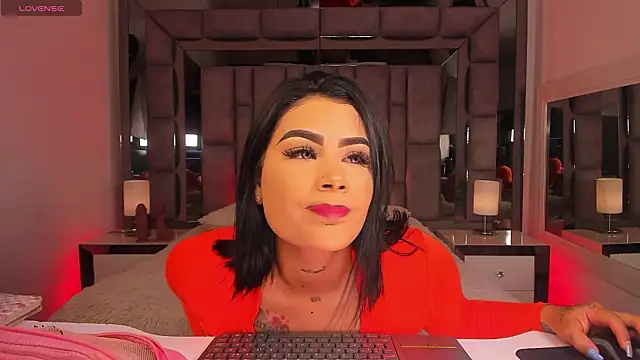 MaddyGray  online show from February 17, 7:09 pm