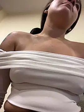 Alyha Cortes online show from March 16, 1:59 pm