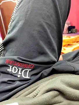 Snapshot of mannu11223 chatting on December 5, 10:24 am mannu11223 online show from December 5, 10:24 am