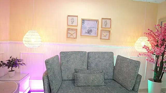 LoonaNyx online show from September 19, 11:33 am