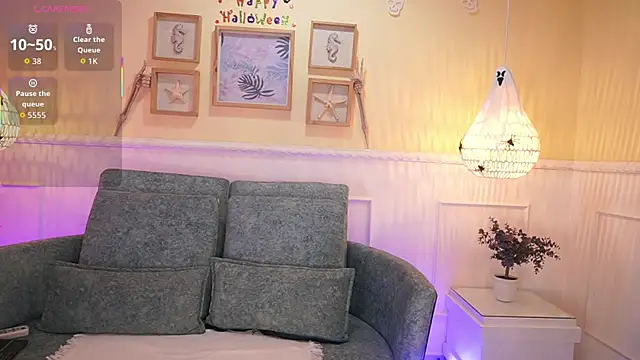 LoonaNyx online show from October 11, 11:31 am