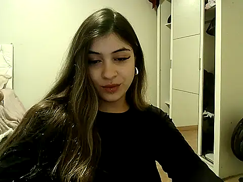 Becca B online show from June 18, 1:17 am