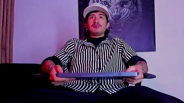 Snapshot of DimitriDeluxe chatting on September 8, 7:02 pm DimitriDeluxe online show from September 8, 7:02 pm