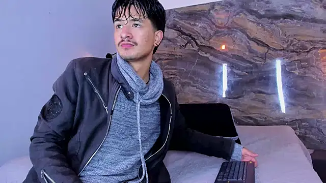 Snapshot of DimitriDeluxe chatting on September 15, 12:05 pm DimitriDeluxe online show from September 15, 12:05 pm