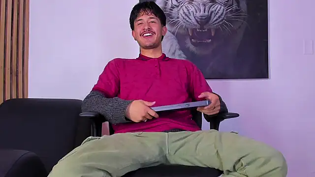 Snapshot of DimitriDeluxe chatting on September 16, 7:48 pm DimitriDeluxe online show from September 16, 7:48 pm