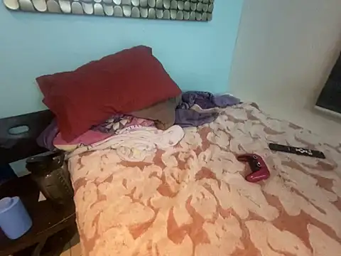 Snapshot of Alexitho25 chatting on September 26, 8:40 am Alexitho25 online show from September 26, 8:40 am