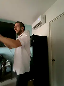 Snapshot of Alexitho25 chatting on October 8, 10:29 pm Alexitho25 online show from October 8, 10:29 pm