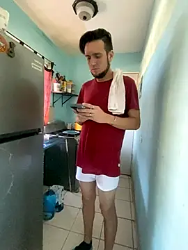 Snapshot of Alexitho25 chatting on October 29, 9:38 pm Alexitho25 online show from October 29, 9:38 pm