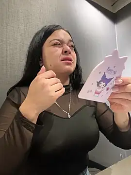 Emily Rivers  online show from November 18, 1:04 pm