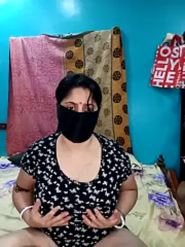 Snapshot of indiancouple659 chatting on February 15, 11:41 am indiancouple659 online show from February 15, 11:41 am