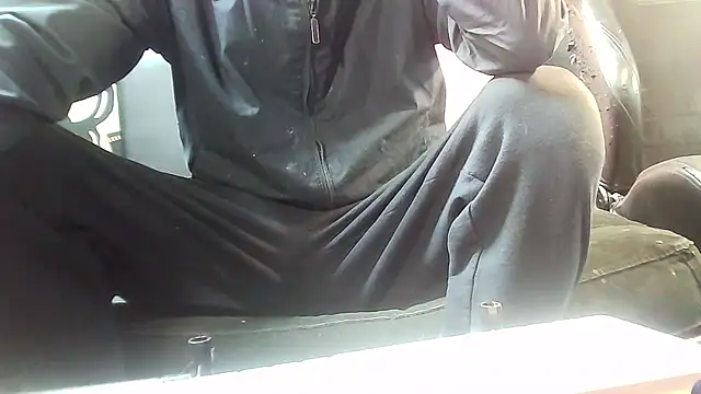 Snapshot of lovehairymature90 chatting on February 18, 12:45 pm lovehairymature90 online show from February 18, 12:45 pm