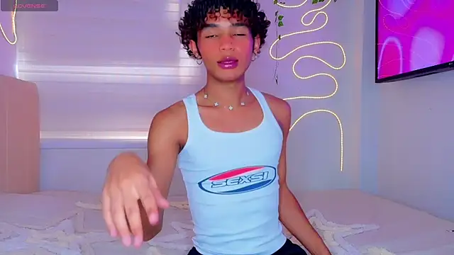 Aaron Wiinter online show from April 7, 8:09 pm