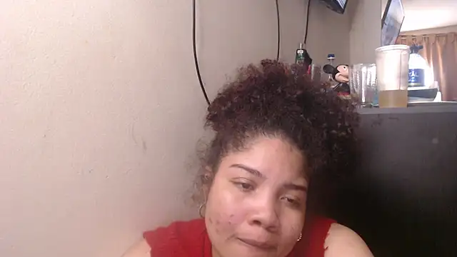 Snapshot of madelene chatting on November 22, 1:26 am madelene online show from November 22, 1:26 am