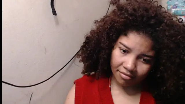Snapshot of madelene chatting on April 7, 12:11 am madelene online show from April 7, 12:11 am