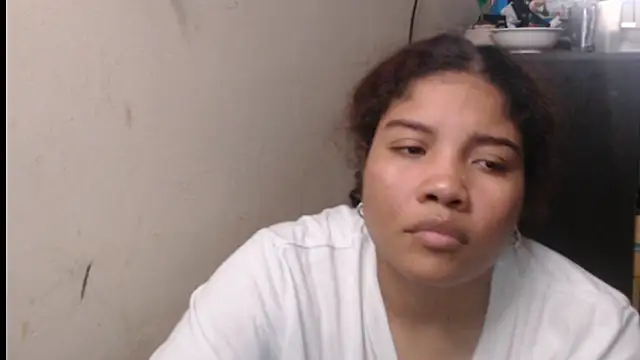 Snapshot of madelene chatting on April 10, 3:01 am madelene online show from April 10, 3:01 am