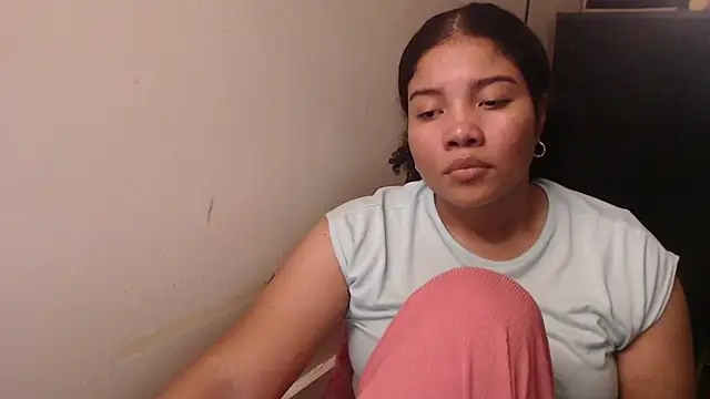 Snapshot of madelene chatting on April 25, 1:19 am madelene online show from April 25, 1:19 am