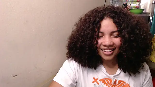 Snapshot of madelene chatting on May 24, 2:49 am madelene online show from May 24, 2:49 am