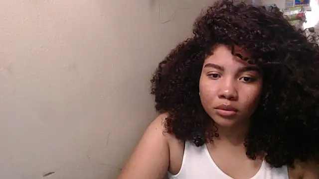 Snapshot of madelene chatting on May 25, 1:22 am madelene online show from May 25, 1:22 am