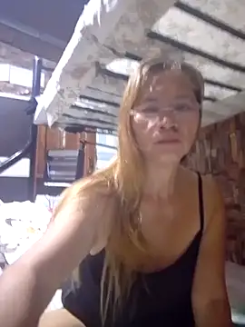 SexyHottMom online show from October 5, 8:40 pm