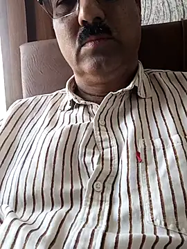 moonflower25 online show from December 16, 5:12 am