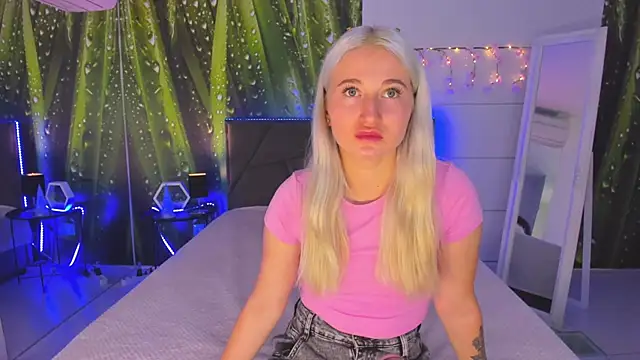 HollyTailors online show from September 23, 5:21 am