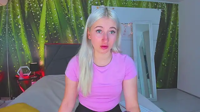 HollyTailors online show from October 6, 5:27 am