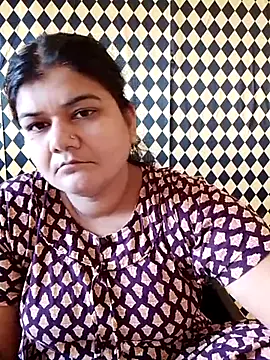 Meenu tiwari online show from September 18, 11:23 am