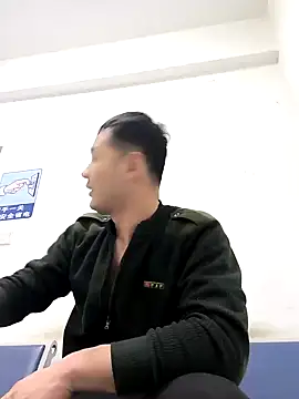 huanhuanaaaaa online show from December 5, 4:03 pm