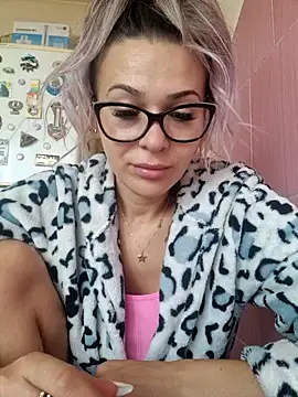 Snapshot of iSelena chatting on September 15, 5:07 am iSelena online show from September 15, 5:07 am