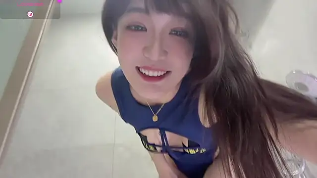 Snapshot of Yaya--728 chatting on October 29, 9:11 am Yaya--728 online show from October 29, 9:11 am