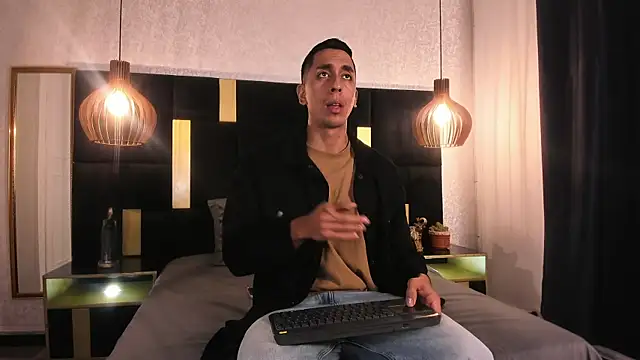 Snapshot of Lucio__Fox chatting on April 3, 12:03 pm Lucio Fox online show from April 3, 12:03 pm