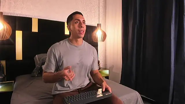 Snapshot of Lucio__Fox chatting on April 29, 11:36 am Lucio Fox online show from April 29, 11:36 am