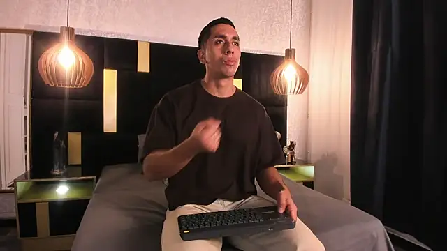 Snapshot of Lucio__Fox chatting on May 2, 11:48 am Lucio Fox online show from May 2, 11:48 am