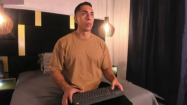 Snapshot of Lucio__Fox chatting on May 15, 11:50 am Lucio Fox online show from May 15, 11:50 am