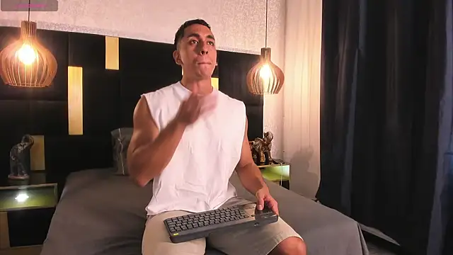 Snapshot of Lucio__Fox chatting on June 11, 12:03 pm Lucio Fox online show from June 11, 12:03 pm