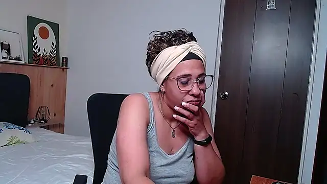 IVONNE COLLINS33 online show from September 23, 2:58 am