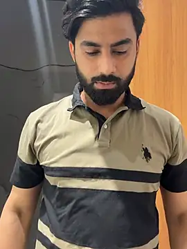 hottestboy03 online show from May 22, 6:42 am
