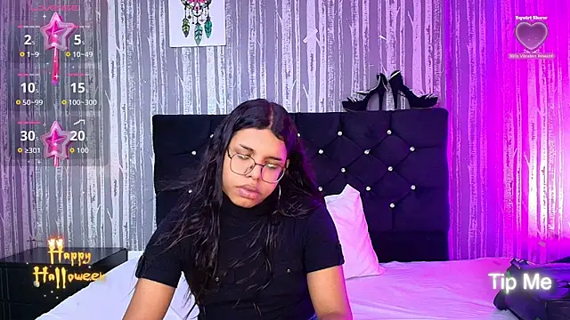 Hailey johnsonn online show from November 3, 12:17 pm