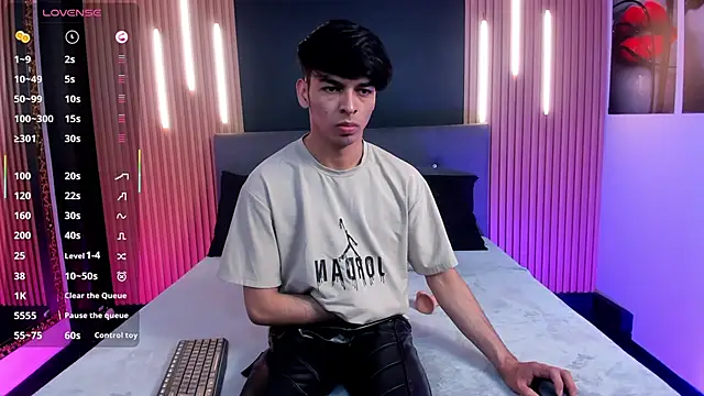 OnlyJos online show from February 2, 8:07 pm