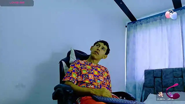 Felipe Gonzales online show from October 30, 12:50 pm