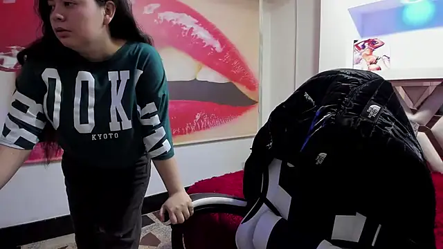 Snapshot of greiccy_20 chatting on September 23, 9:07 pm greiccy 20 online show from September 23, 9:07 pm