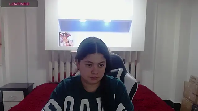 Snapshot of greiccy_20 chatting on October 22, 4:13 am greiccy 20 online show from October 22, 4:13 am